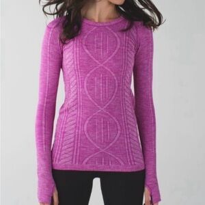 Lululemon Restless Pullover heathered
Ulta violet size 6